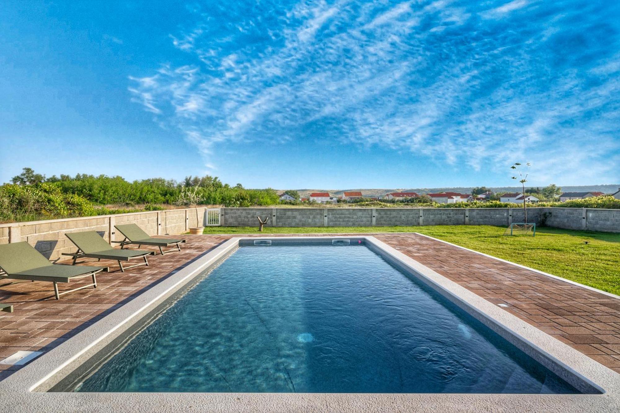 Ljubač House Rose With Garden And Pool 빌라 외부 사진